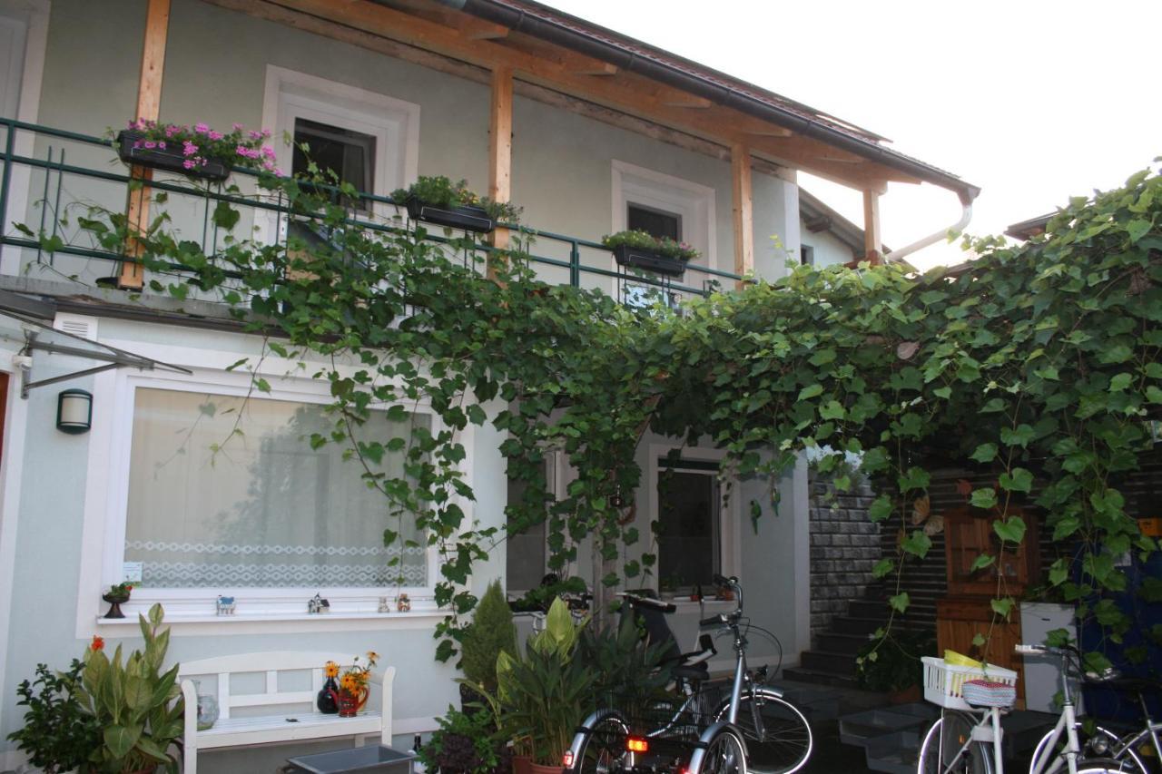 Pension Pock Tieschen Buitenkant foto